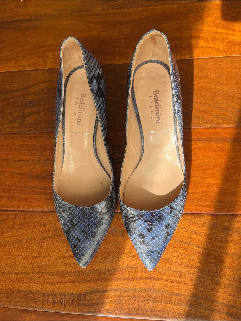 Baldinini Blue Snakeskin Pointed Leather Pumps